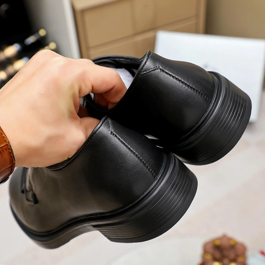 Men's shoes 💰620 💰💰🎩🎩【Prada】Counter 1:1⬆️original reproduction, absolute quality🆗original outsole, high-quality imported rubber, wear-resistant and non-slip, never degummed, upper material: imported first-layer cowhide➕anti-slip foam outsole, official website material, inner material: water-dyed leather lining, 3 colors available! Code number 38-44 (45. Can be customized)